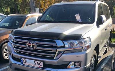 Українець на крутому позашляховику сховав номера авто під маскою: що з цього вийшло - goodnews.ua - місто Київ