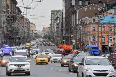 Движение на улицу Нагорной восстановили после ДТП с женщиной и двумя детьми - vm.ru