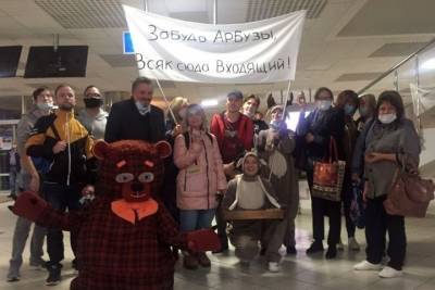 Астраханский театр кукол отправился на гастроли в Ханты-Мансийск - ast.mk.ru - Россия - Ханты-Мансийск - Астрахань