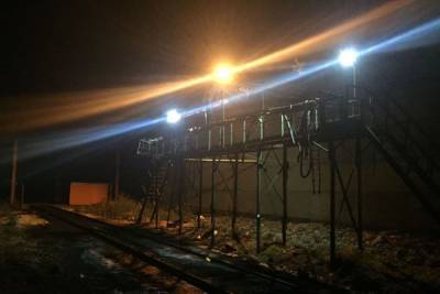 Работник новомосковского предприятия упал с высоты 4 метров на железнодорожные рельсы - tula.mk.ru - Россия - Новомосковск