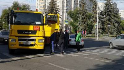 В Заводском районе Саратова парень на электросамокате погиб под колесами бензовоза - runews24.ru - Саратов - район Заводский, Саратов