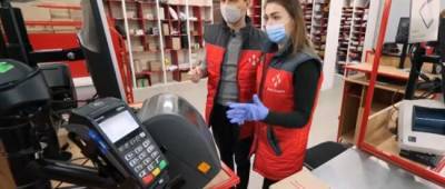 Украинцам показали, чем удивляют чат-боты Новой почты, ПриватБанка и Укрпочты - w-n.com.ua