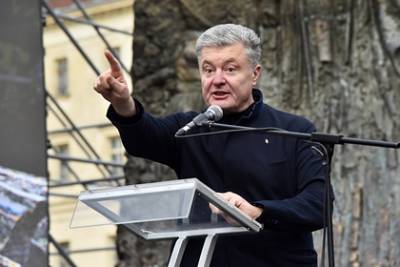 Петр Порошенко - Порошенко обвинил власти Украины в отвлечении внимания народа - lenta.ru - Украина