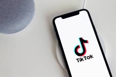 Иван Коновалов - Ольга Ткачева - В TikTok запустят серию прямых эфиров, посвященных вакцинации от коронавируса – Учительская газета - ug.ru - Россия