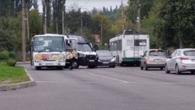 В Луцке столкнулись автобус и авто Национальной гвардии Украины. ФОТО - enovosty.com - Украина - Луцк