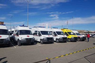 В соцучерждения Астраханской области поступили новые школьные автобусы и машины скорой помощи - ast.mk.ru - Астрахань - Астраханская обл.