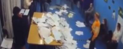 Михаил Федоров - Дмитрий Андреев - В Петербурге задержали устроивших погром на избирательном участке - runews24.ru - Санкт-Петербург - район Кировский, Санкт-Петербург