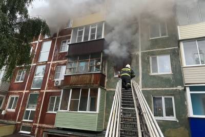 16 человек эвакуировали из горящей многоэтажки в Ефремове - tula.mk.ru - Тульская обл.