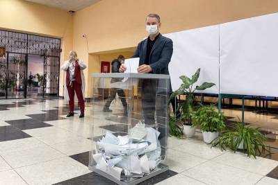 Аркадий Фомин - Аркадий Фомин проголосовал на выборах в Госдуму - 7info.ru - Россия