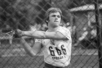Сергей Бубка - Умер двукратный олимпийский чемпион в составе сборной СССР - lenta.ru - Twitter