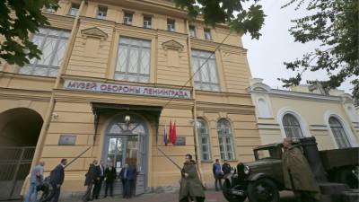 Александр Беглов - На месте будущего памятника блокадному учителю в Петербурге заложили камень - mir24.tv - Санкт-Петербург