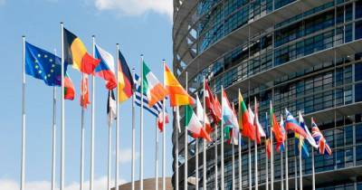 Европарламент выступил за признание однополых браков во всем ЕС - ren.tv