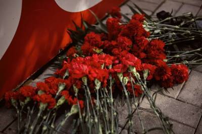 Алексей Муратов - Дончане возложили цветы в память о жертвах теракта в пермском вузе - politnavigator.net - Россия - ДНР - Донецк - Пермь - Донецкая обл.