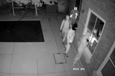 Футболист «Челси» показал видео ограбления его дома во время матча с «Зенитом» - lenta.ru - Англия - Лондон