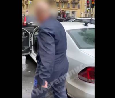 В Петербурге водитель социального такси напал на пенсионерку-инвалида - neva.today - Санкт-Петербург