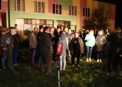 Народный сход в Подмосковье: местные жители требуют выселить мигрантов после жестокого убийства - nakanune.ru - Московская обл.