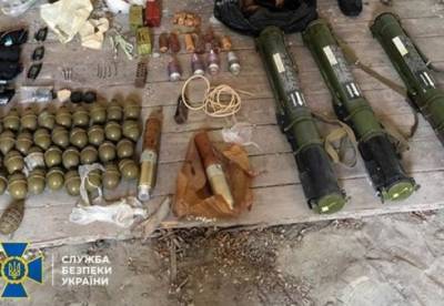 На Закарпатье обнаружили крупный тайник с боеприпасами и взрывчаткой (фото) - facenews.ua - Украина - район Береговский