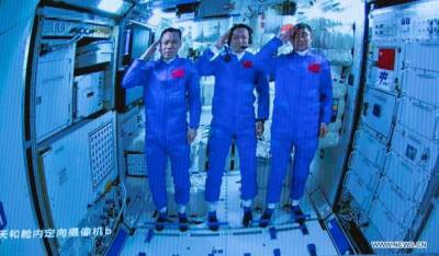 Тан Хунб - Китай обновил рекорд пребывания космонавтов на собственной орбитальной станции - eadaily.com - Китай