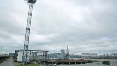 Александр Беглов - Экологичный нефтяной терминал начали строить в Большом порту Петербурга - neva.today - Петербурга