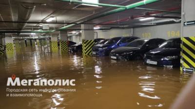 Видео: в Петербурге затопило подземный паркинг — около 20 машин оказалось в мутной жиже - ivbg.ru - Украина - Санкт-Петербург