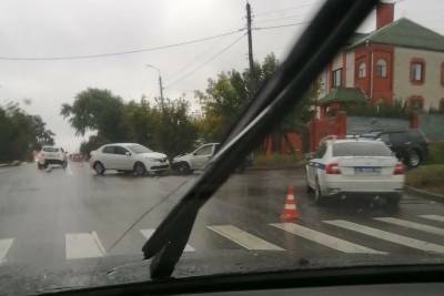 В Курске в аварии двух Renault Logan ранен пассажир - chr.mk.ru - Курск
