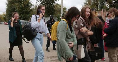 Очевидец рассказала о стрельбе в Перми - ren.tv - Пермь
