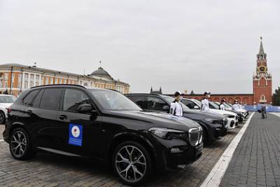 Светлана Журова - Журова объяснила продажу олимпийцами автомобилей BMW - lenta.ru - Токио