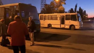 Для голосующих в России на выборах в Госдуму жителей ЛНР организовали автобусные рейсы - russian.rt.com - Россия - Ростовская обл. - ЛНР - Луганск - Калининградская обл.