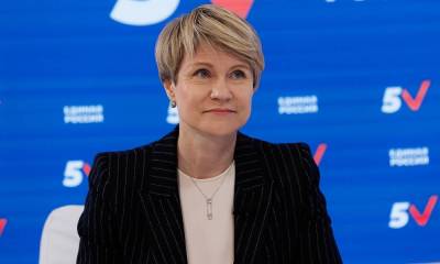 Владимир Путин - Елена Шмелева - The Insider: Елена Шмелева из «пятерки» ЕР получила квартиру от управделами президента - znak.com - Россия