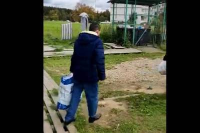 Андрей Воробьев - Мигранты стали покидать общежитие в Бужаниново сразу после его закрытия - mk.ru - Московская обл. - Таджикистан