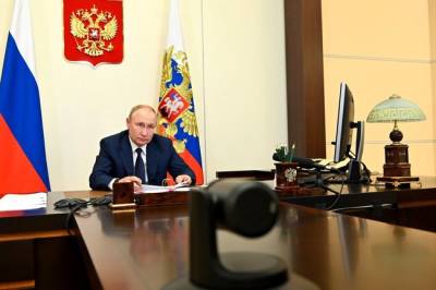 Владимир Путин - Дмитрий Песков - Вспышка COVID в вакцинированном окружении Путина: почему заболели десятки - infox.ru - Россия