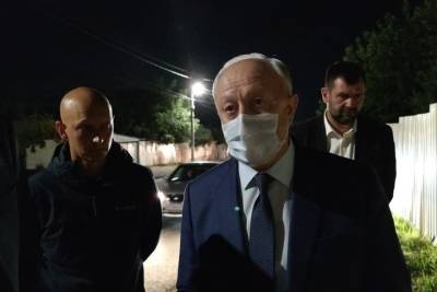 Валерий Радаев - Ночной дозор: Валерий Радаев посмотрел, как укладывается асфальт и сделал прогноз погоды - saratov.mk.ru - Саратовская обл. - Саратов