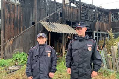 85-летнюю бабушку и ее сына спасли полицейские в Красноярском крае - kras.mk.ru - Красноярский край - Минусинск
