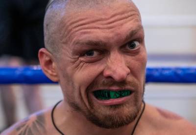 Александр Усик - Привет, Энтони, я здесь: Усик дал первое интервью после прилета в Лондон - sport.bigmir.net - Лондон