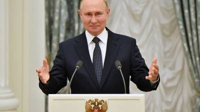 Владимир Путин - Эмомали Рахмон - Владимир Путин уходит на самоизоляцию из-за случая COVID-19 в его окружении - пресс-служба Кремля - ru.euronews.com - Россия - США - Душанбе - Таджикистан - Кипр - Афганистан - Новости