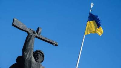 Владимир Зеленский - Виктор Суслов - Экс-министр сообщил, что Украина расплачивается за слова Зеленского о «грязном газе» - vm.ru - Украина