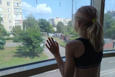В ДНР обязали родителей назначать опекунов детям на время своего отсутствия - mk.ru - ДНР