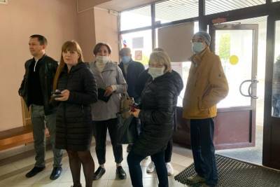 В Кургане в первый день голосования — очереди на участках - znak.com - Россия - Курганская обл.