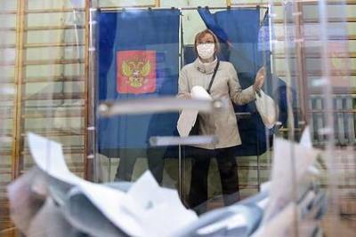 Фейк об искавших должников на выборах приставах разошелся по регионам - lenta.ru - Россия - Красноярский край - Иркутская обл. - Омск