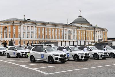 Подаренную российскому призеру Олимпиады BMW продали на следующий день - lenta.ru - Токио