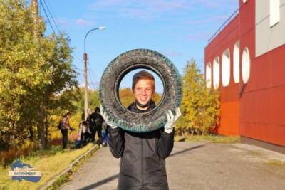 Тонну мусора собрали участники Чистых игр на Семеновском озере - murmansk.mk.ru - Мурманск