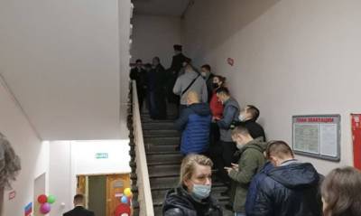 В Петербурге в первый день голосования на участках зафиксирована «небывалая явка» избирателей - og.ru - Санкт-Петербург