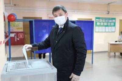 Буянто Батомункуев проголосовал на выборах депутатов Госдумы - chita.ru - округ Агинский Бурятский
