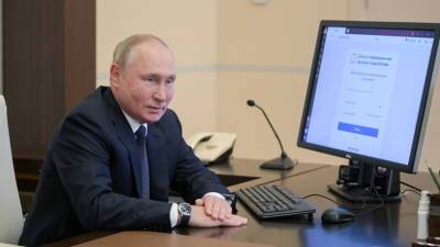 Владимир Путин - Дмитрий Песков - Песков прокомментировал несовпадение даты на часах Путина с днём голосования - russian.rt.com - Россия