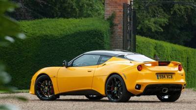 Бренд Lotus запустил в продажу новый спорткар Emira - inforeactor.ru - Англия