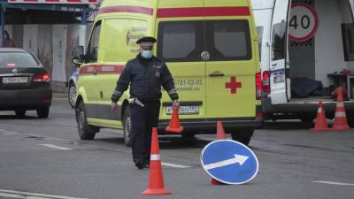 Два пешехода пострадали после столкновения автомобилей на юге Москвы - vm.ru - Москва - округ Южный, Москва