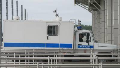 Полиция задержала вандала, повредившего автомобили на Парашютной - dp.ru - Ленинградская обл. - Санкт-Петербург