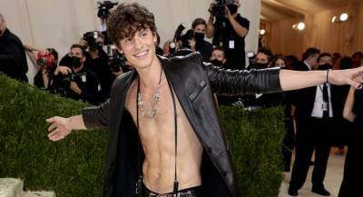 Джаред Лето - Самые стильные мужские образы на Met Gala 2021 - skuke.net - США
