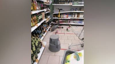 В Воронеже элекросамокатчик разгромил отдел с алкоголем в «Пятёрочке» - vestivrn.ru - Воронеж