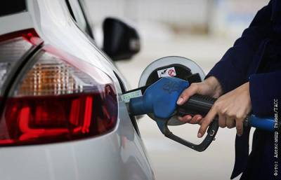 Shell - Бензин на АЗС Москвы дешевеет вторую неделю подряд, но меньшими темпами - smartmoney.one - Москва